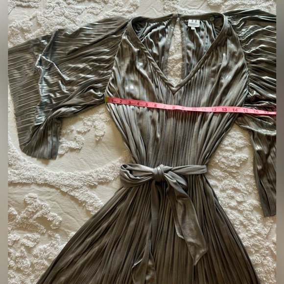 GENUINE HALSTON SILVER METALLIC CLEOPATRA FORTUNY PLEATED MINI-DRESS SZ 6 MINT! - Picture 5 of 8